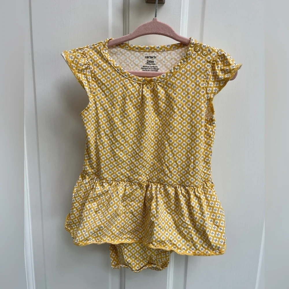 NWOT Carter’s 24M Yellow and White Girls Short Sleeve Blouse Onesie